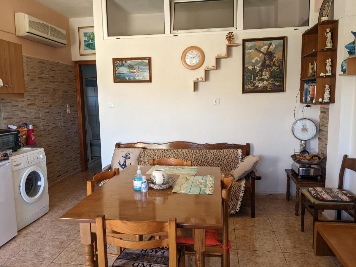 Modern 1-Bedroom With Bbq & Roof Garden Near Beach สตาโลส ภายนอก รูปภาพ