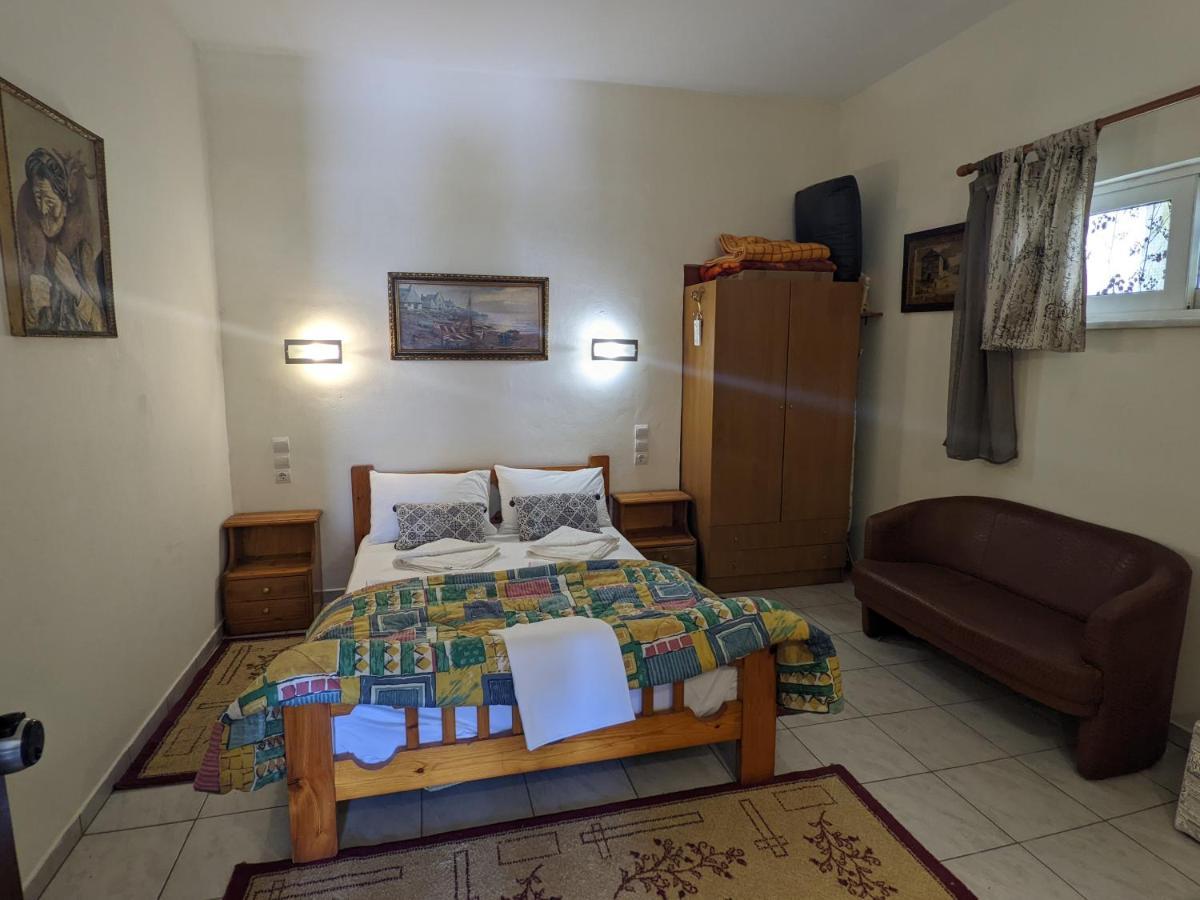 Modern 1-Bedroom With Bbq & Roof Garden Near Beach สตาโลส ภายนอก รูปภาพ