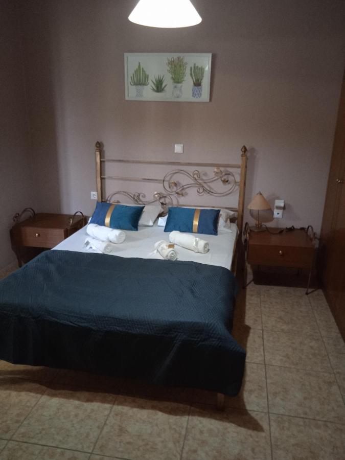Modern 1-Bedroom With Bbq & Roof Garden Near Beach สตาโลส ภายนอก รูปภาพ