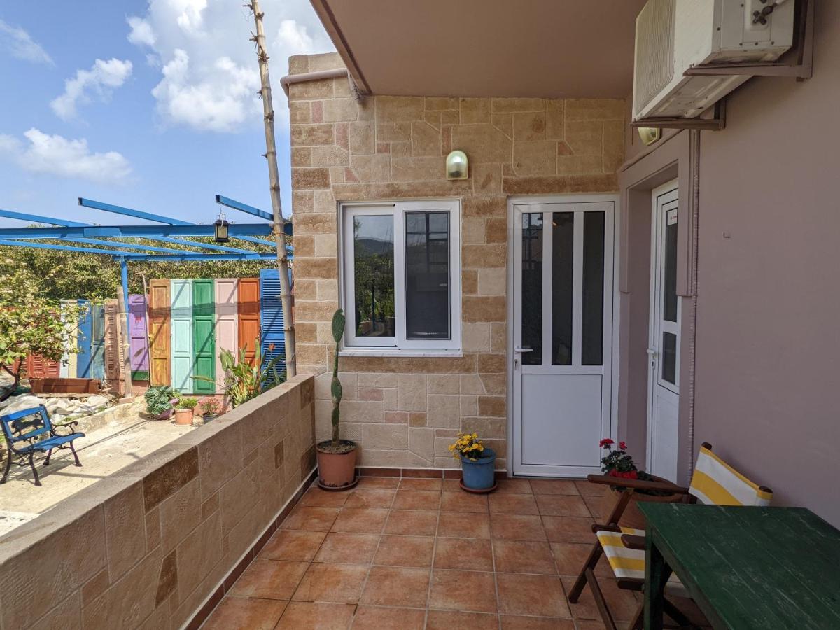 Modern 1-Bedroom With Bbq & Roof Garden Near Beach สตาโลส ภายนอก รูปภาพ
